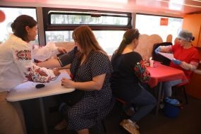 Blood donation at the Teplokrovni mobile hub