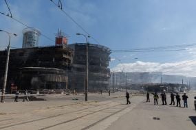 Майже вщент знищена внаслідок обстрілу будівля ТРЦ  на Лук'янівці  в Києві