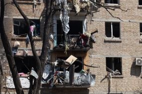 Пошкоджений внаслідок обстрілу житловий будинок