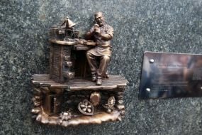 Мініскульптура видатного київського ювеліра Іосифа Маршака