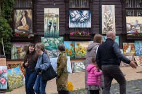 Paintings for sale on Andriyivskyi Uzviz in Kyiv