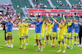 Игроки сборной Украины благодарят болельщиков