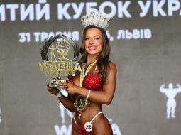 Олена Кармазь