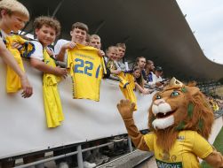 Young fans during a meeting with the Ukrainian national team players
