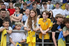 Fans during a meeting with the Ukrainian national team players