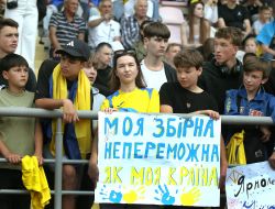 Fans during a meeting with the Ukrainian national team players