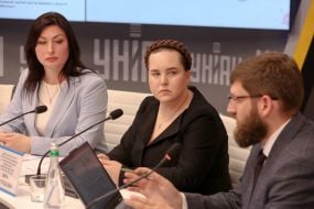 Diana Tryma, Vira Yastrebova and Oleksandr Pozniy