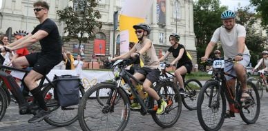 Участники благотворительного велопробега «Кручу педали, чтобы они жили» во Львове