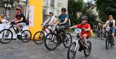 Участники благотворительного велопробега «Кручу педали, чтобы они жили» во Львове