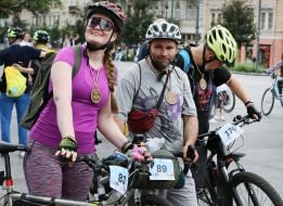 Участники благотворительного велопробега «Кручу педали, чтобы они жили» во Львове
