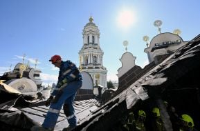 Поврежденный в результате атаки рф Успенский собор Киево-Печерской лавры