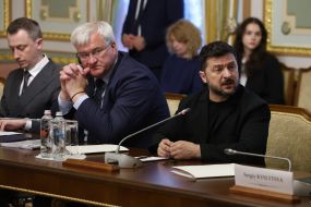 Volodymyr Zelenskyy, Andriy Sybiga