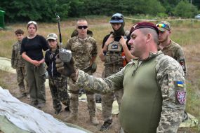 Military training course for Ukrainian teenagers near Lviv