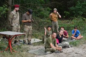 Курс військової підготовки для українських підлітків поблизу Львова