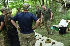 Курс військової підготовки для українських підлітків поблизу Львова