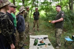 Курс військової підготовки для українських підлітків поблизу Львова