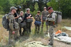Курс військової підготовки для українських підлітків поблизу Львова