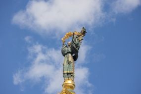 Монумент Незалежності (Берегиня)
