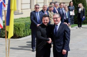 Volodymyr Zelenskyy and Keir Starmer