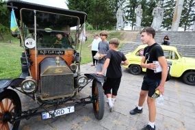 Interactive road safety lesson for children