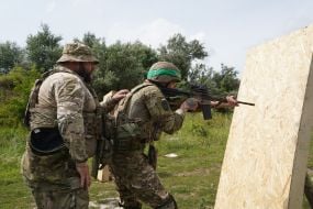 Fire training of infantrymen of the 13th operational brigade battalion of the Charter National Military University