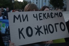 Participants of the open installation in memory of the fourth anniversary of the terrorist attack in Olenivka on Mykhailivska Square in Kyiv