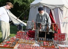 Продажа изделий народных мастеров