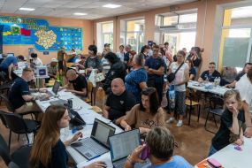 People evacuated from the Shevchenkivska community of the Kupyanskyi district at the IDP reception point in Kharkiv