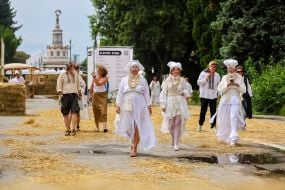Посетители  фестиваля "Вирій. Простонеба"