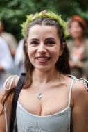 Посетительница фестиваля "Вирій. Простонеба"