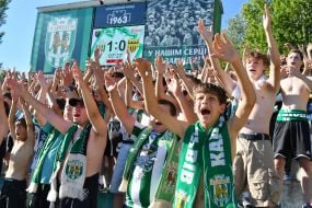 Young fans of FC Karpaty (Lviv)