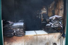 Наслідки ракетного удару по книжковому ринку біля метро "Почайна" у Києві