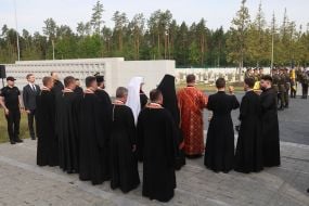 Церемонія перепоховання першого голови Організації українських націоналістів (ОУН) Євгена Коновальця