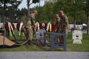 Церемонія перепоховання першого голови Організації українських націоналістів (ОУН) Євгена Коновальця