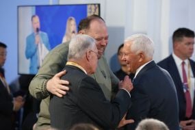Руслан Стефанчук,  Кіт Келлог, Майк Пенс