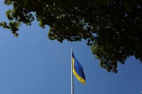 У Краматорську встановили найбільший прапор України на Донеччині