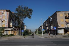 Пошкоджені внаслідок російських атак будівлі у Краматорську