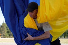 У Краматорську встановили найбільший прапор України на Донеччині
