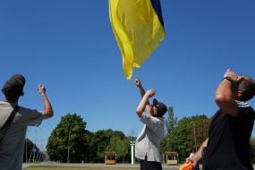 У Краматорську встановили найбільший прапор України на Донеччині