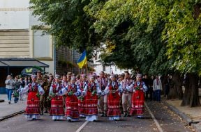 Solemn procession of participants in the artistic and patriotic action "Prayer for Ukraine"