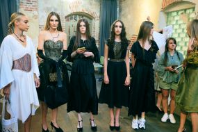 Yarina Chornaya's collection show "VYVORIT'"