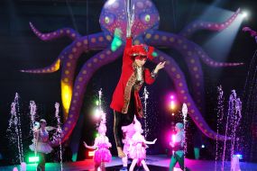 "Waterland – Circus on Water: Peter Pan and Captain Hook" circus show