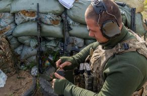 A fighter from the 13th "Khartia" Brigade of the National Guard of Ukraine.