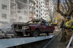 Российская армия нанесла прямой удар по многоквартирному дому в Салтовском районе Харькова