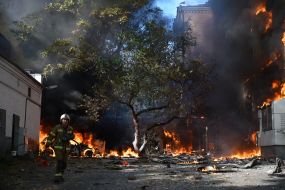 Росіяни безпілотником влучили в будівлю медзакладу "Добробут" у центрі Києва