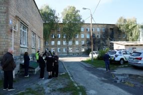Россияне попали дроном в школу в Киеве