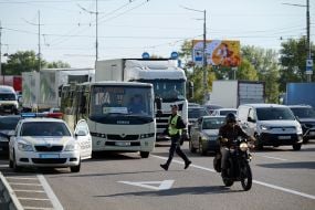 Усложненное движение на Северном мосту в Киеве