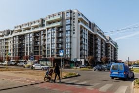 Новобудова в одному зі спальних районів Ужгорода