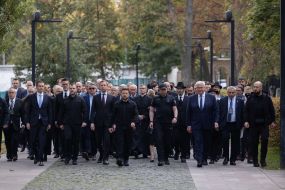 The state's political leadership during the commemoration of the victims of Babi Yar