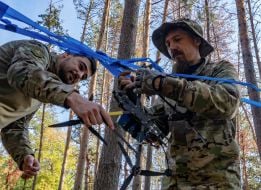 Тренування операторів FPV-дронів 13-ї бригади НГУ «Хартія»